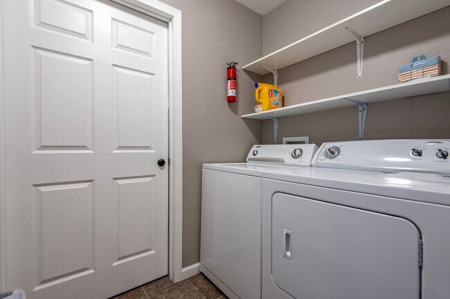 Building Photo - 471 Palisade Trail