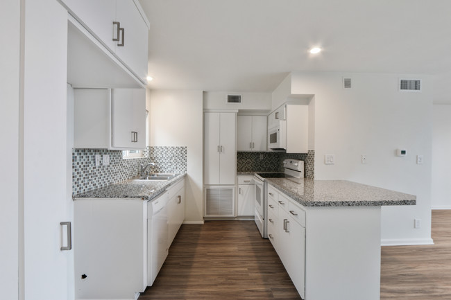 Townhouse Kitchen - 145 East 18th