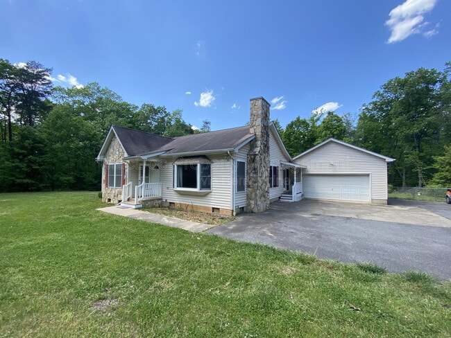 Building Photo - 10207 Battlefield Dr