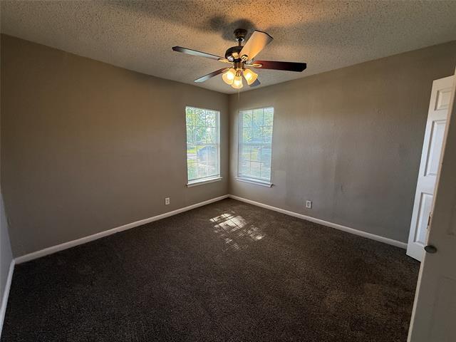 Building Photo - 303 Ridgefield Cir
