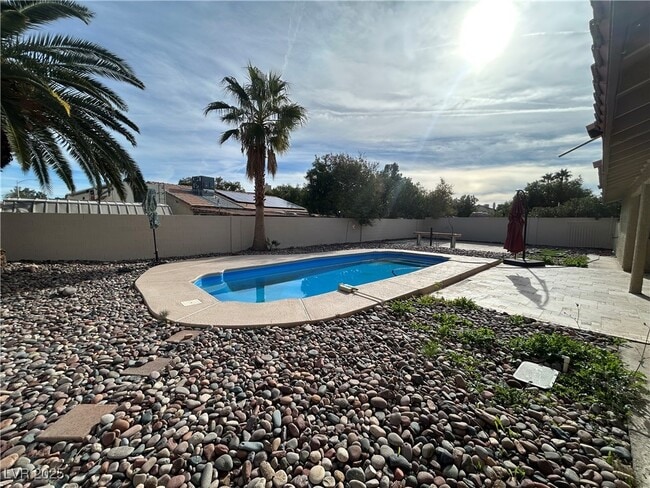 Building Photo - 3436 N Tenaya Wy