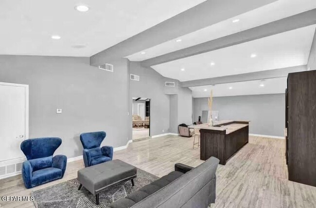 Building Photo - 9100 Parkland Dr