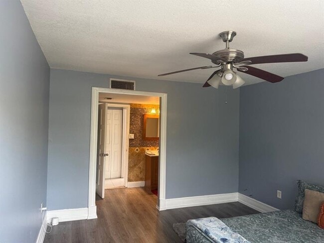 Building Photo - 4344 NW 9th Ave