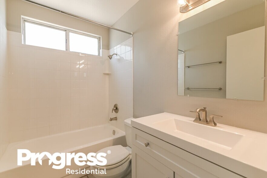 Building Photo - 364 Toyabe St