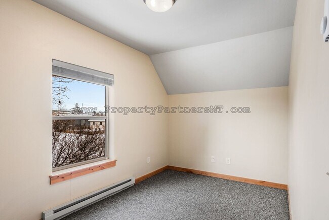 Building Photo - 215 N Quaw Blvd