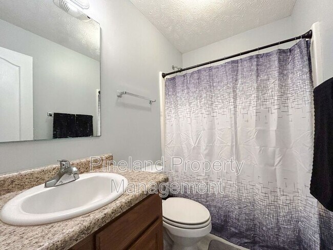 Building Photo - 341 Kingdom Estate Dr