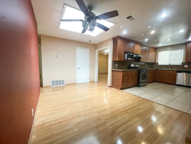Building Photo - Desirable Home in the Mission San Jose Are...