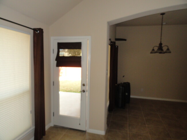 Building Photo - 10024 Lisi Anne Dr