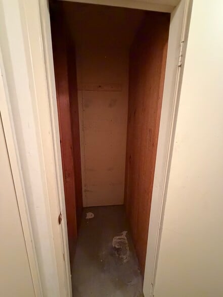 Personal Storage Unit - 828 N El Camino Real