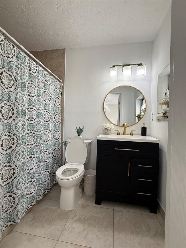 Building Photo - 9495 Dominican Dr