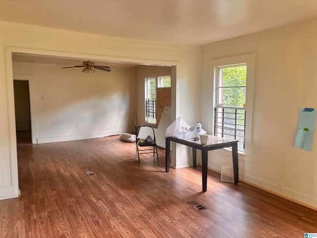 Building Photo - 410 53rd St Ens