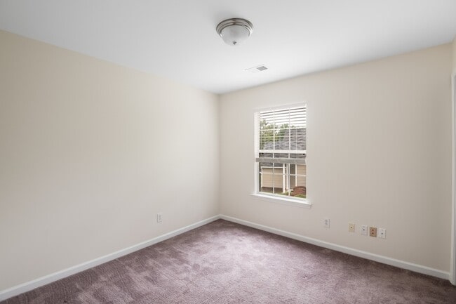 Building Photo - 212 Jasmine Pl Dr