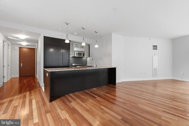 Building Photo - 1414 S Penn Square