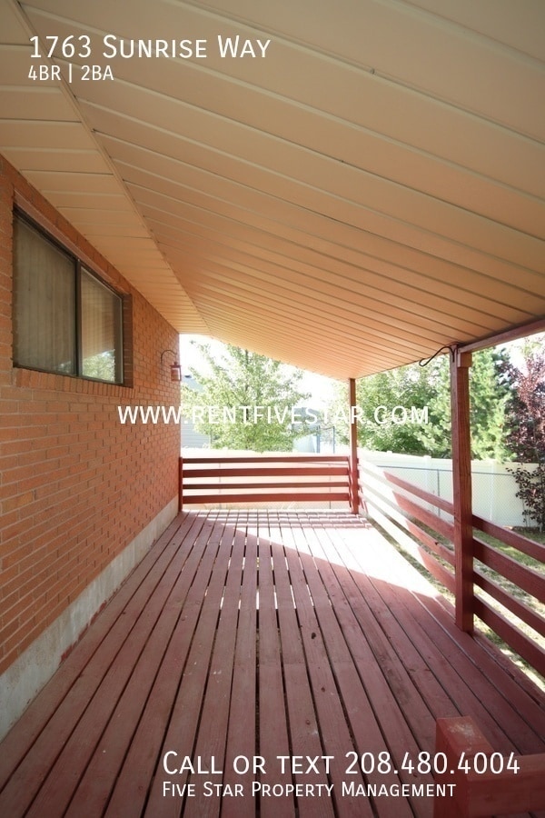 Building Photo - 1763 Sunrise Way