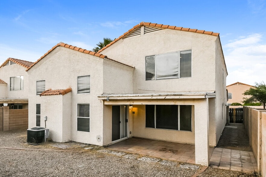 Building Photo - 5123 E Dragoon Ave