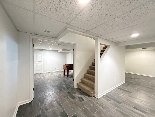 Building Photo - 1133 Westmoor Pl