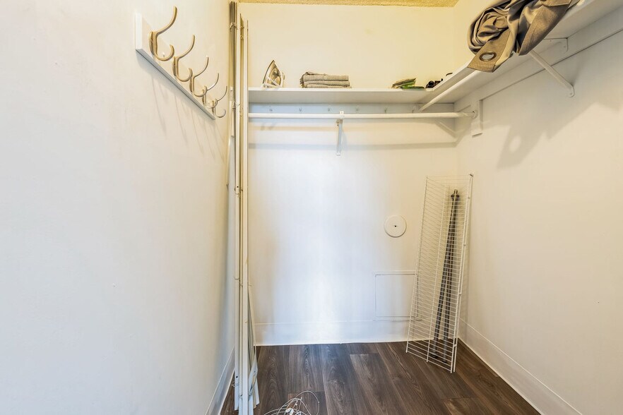Building Photo - 1711 Bellevue Ave