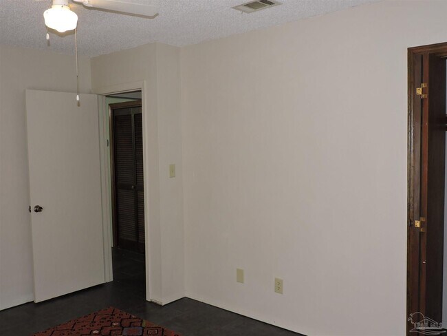 Building Photo - 2811 Langley Ave
