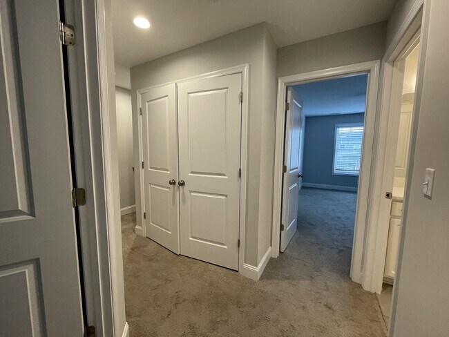 Building Photo - 1186 Commonwealth Cir
