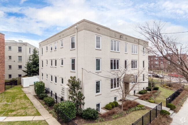 Building Photo - Milady Condominiums