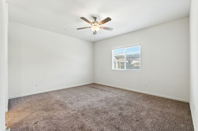 Building Photo - Modern, solar-ready, 3 bed / 2 bath House ...