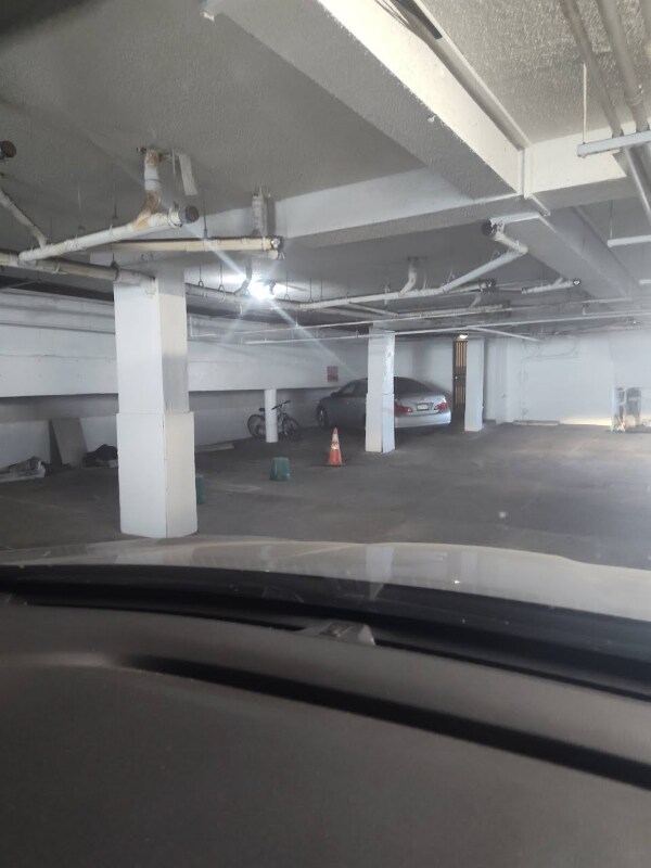 Building Photo - 14746 Delano St