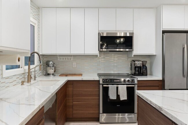 Building Photo - 6957 E Osborn Rd