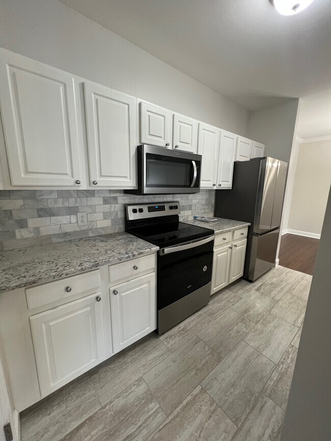 Building Photo - 1945 Tara Ct