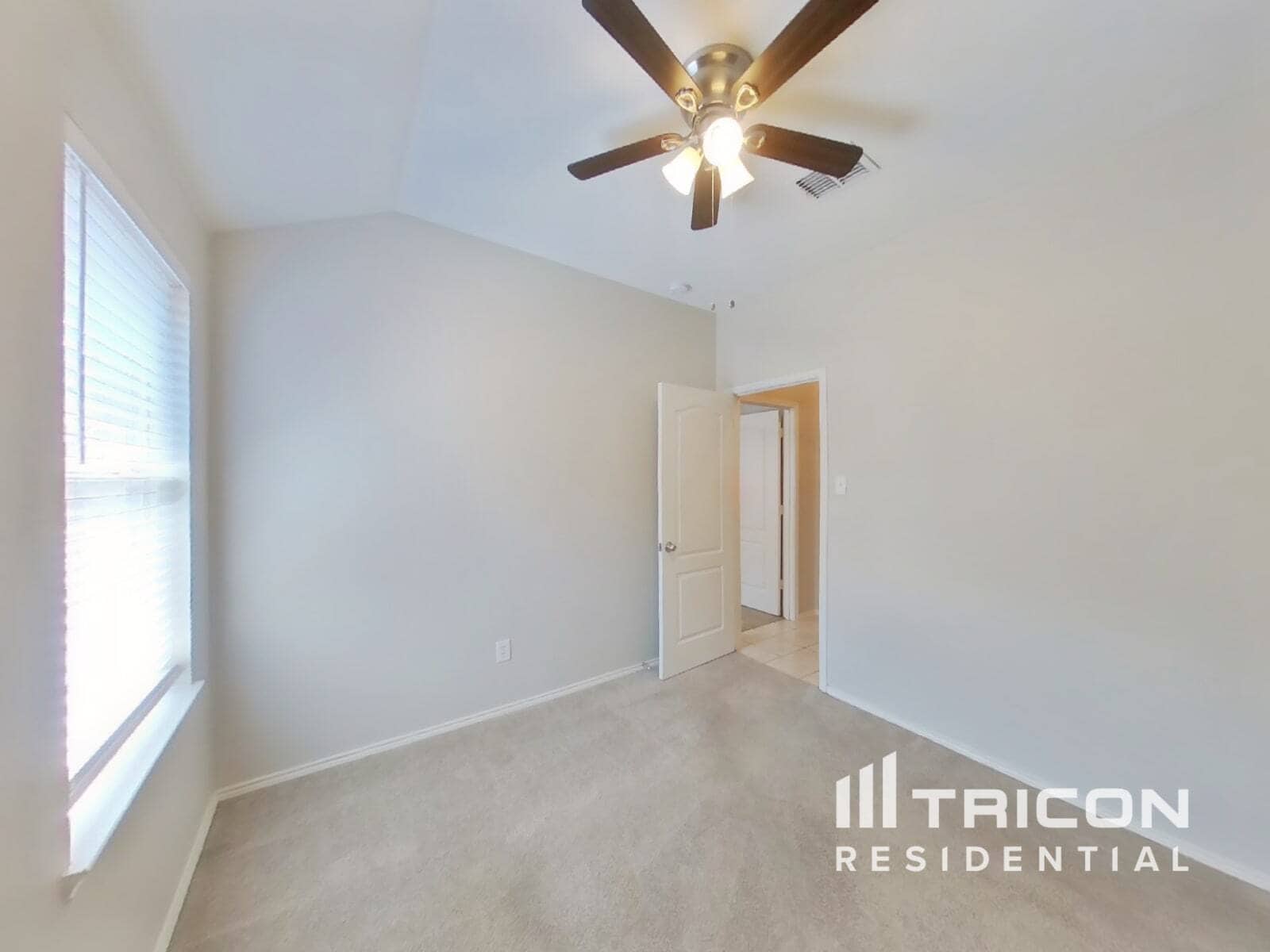 Building Photo - 2544 Taos Dr