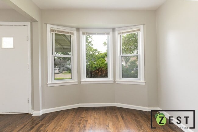 Building Photo - 19366 Woodside St