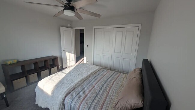 Building Photo - Furnished Queen Room with Closet & Private Bath