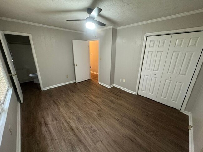 Building Photo - 204 Bonaventure Dr