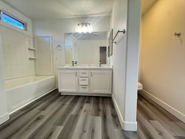 Building Photo - 6339 W Silver Ribbon Ct