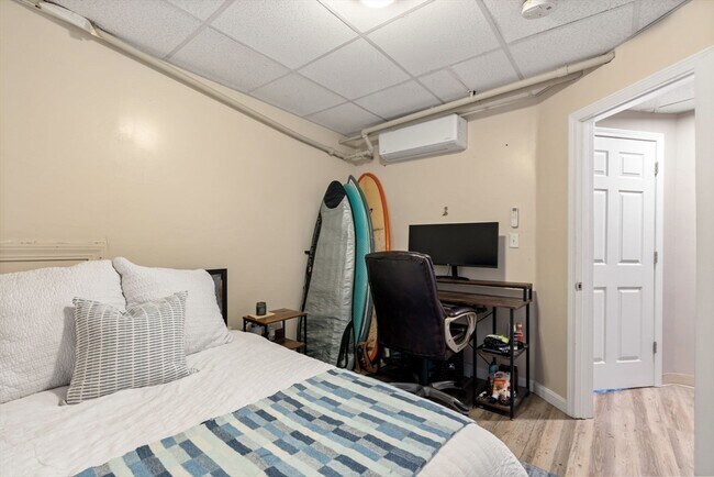Building Photo - 12 Colebrook St