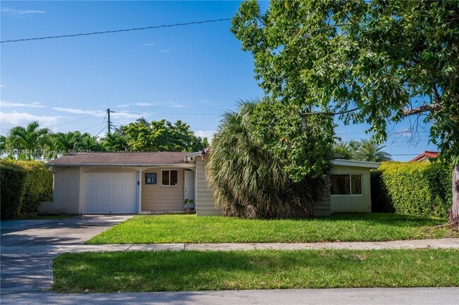 Building Photo - 8475 SW 43rd St