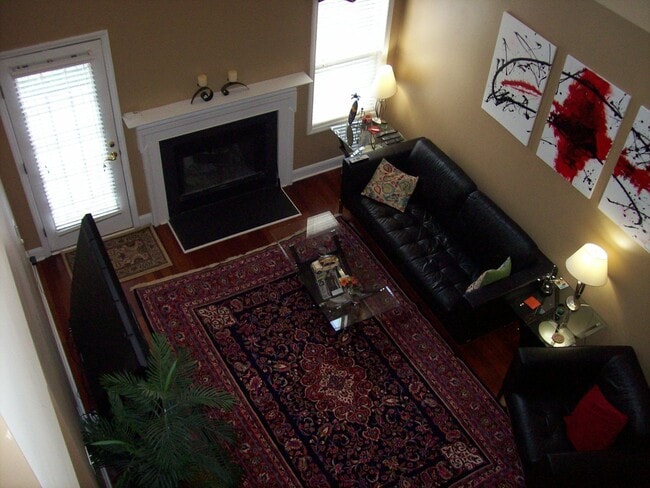 Building Photo - 5024 Village Lawn Dr