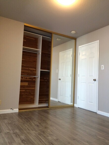 1 of 3 bedroom upper unit - 4239 Ogden Dr