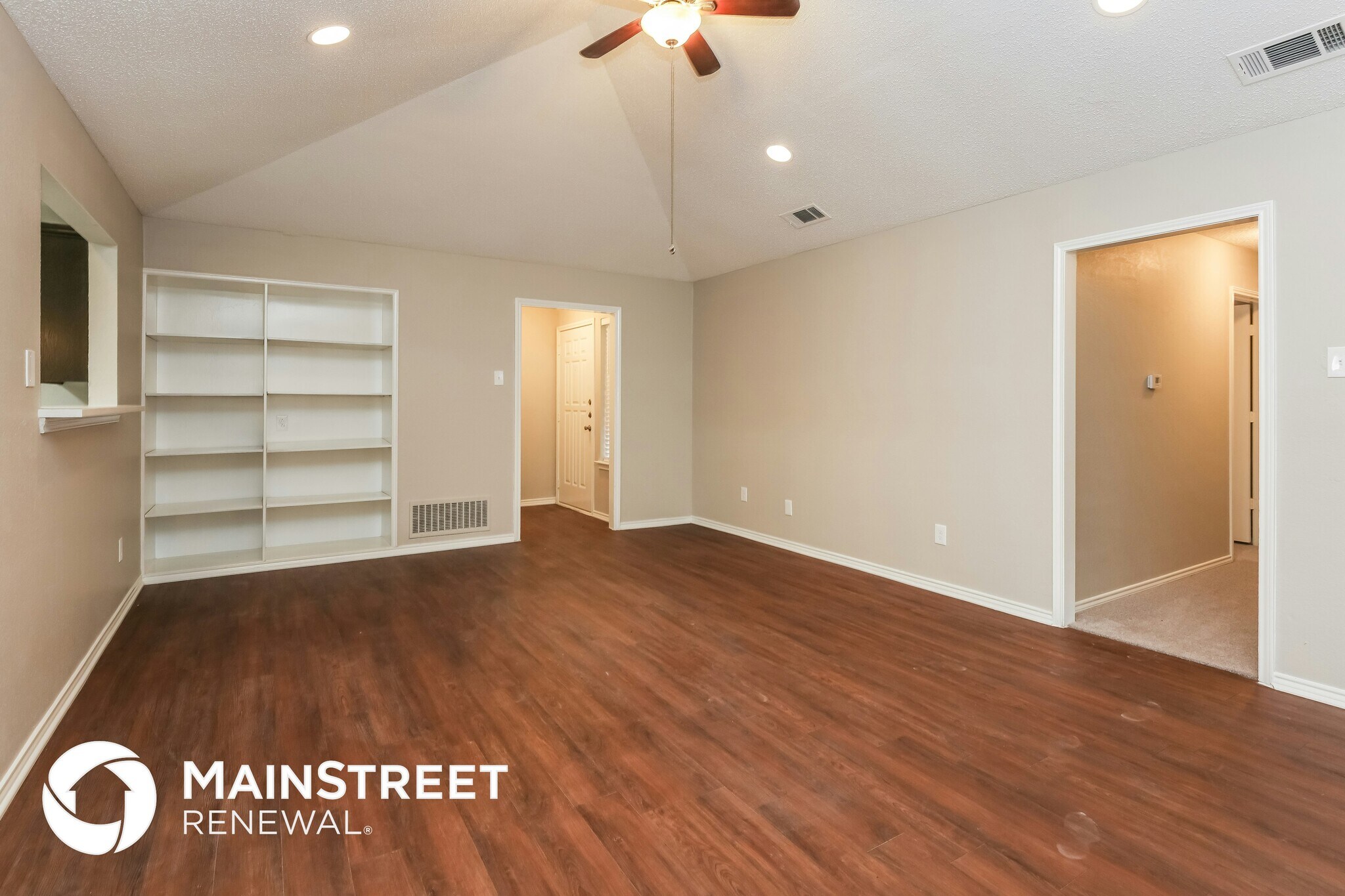 Building Photo - 521 Anglebluff Dr