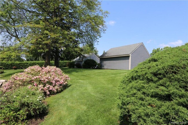 Building Photo - 218 Stoneway Ln