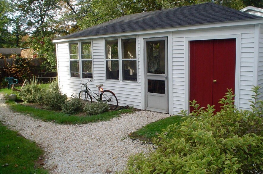 Building Photo - 1123 Midland Blvd