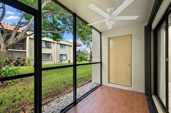 Building Photo - 434 Lakeview Dr