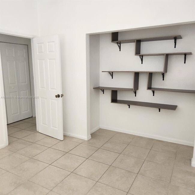 Building Photo - 2155 NE 3rd Ct