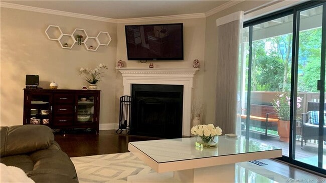 Building Photo - 3 Oakwood Dr