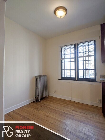 Building Photo - 4912 N Hoyne Ave
