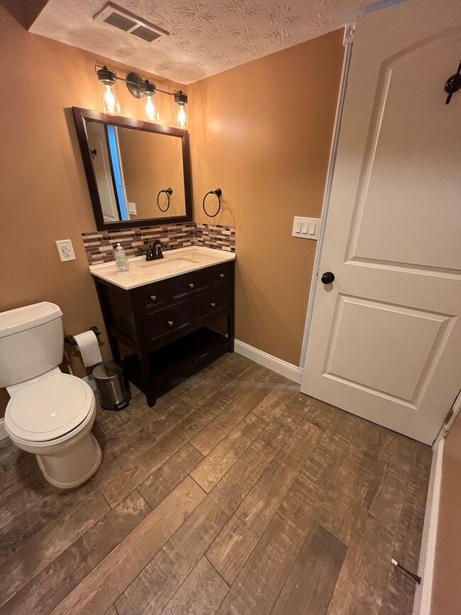 Building Photo - 4235 Straight Arrow Rd