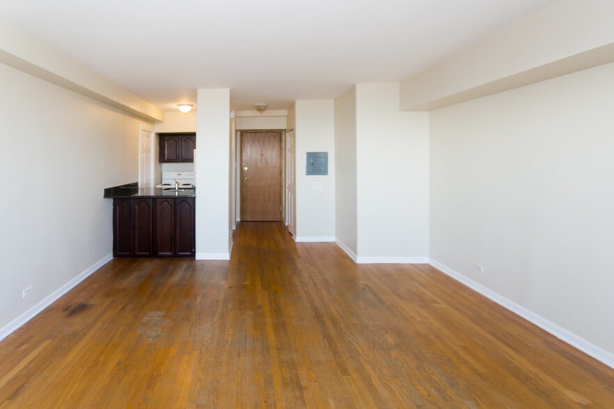 Building Photo - 4180 N Marine Dr