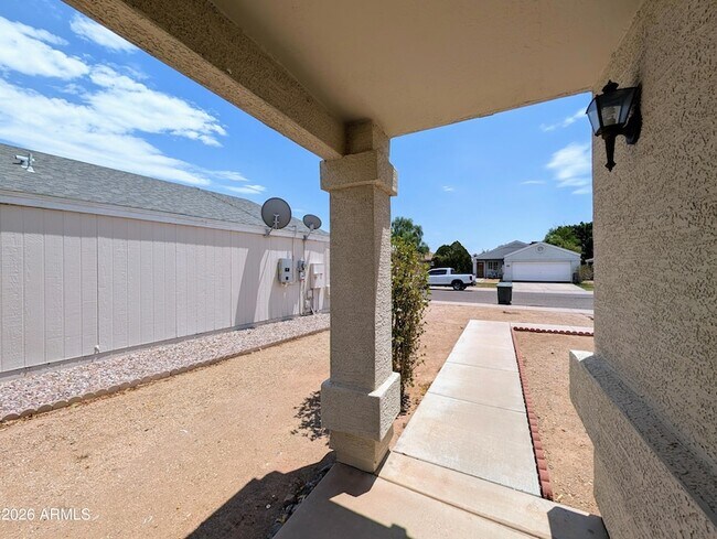 Building Photo - 2824 W Angela Dr