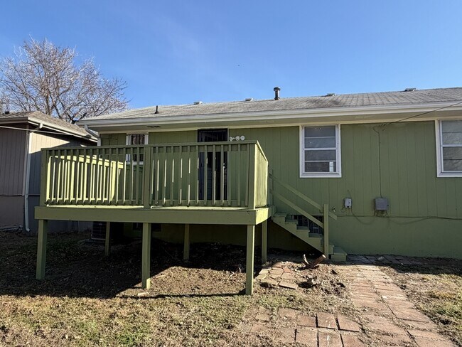 Building Photo - 1112 Olive St