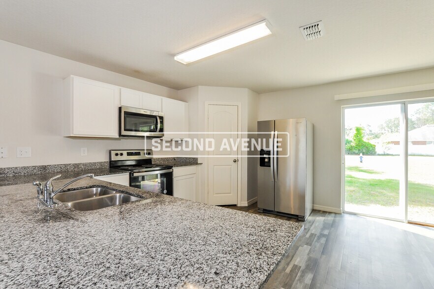 Building Photo - 41 Raemoor Dr