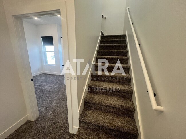 Building Photo - 909 Euclid Ave